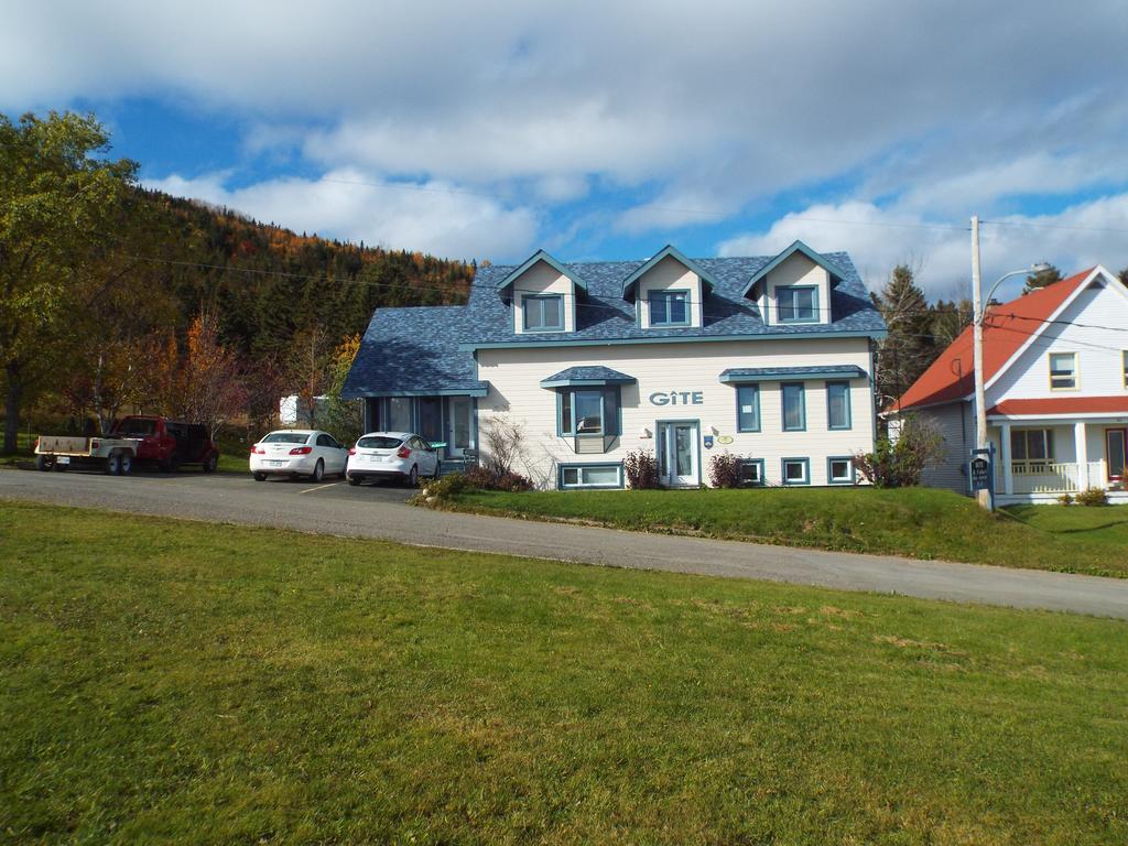 Gite A L'Abri Du Vent Bed And Breakfast Percé Exterior foto