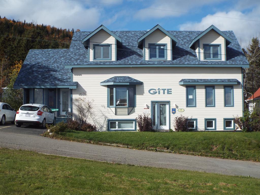 Gite A L'Abri Du Vent Bed And Breakfast Percé Exterior foto