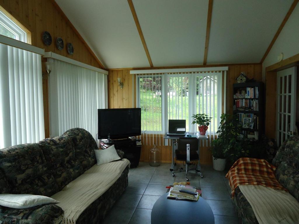 Gite A L'Abri Du Vent Bed And Breakfast Percé Exterior foto