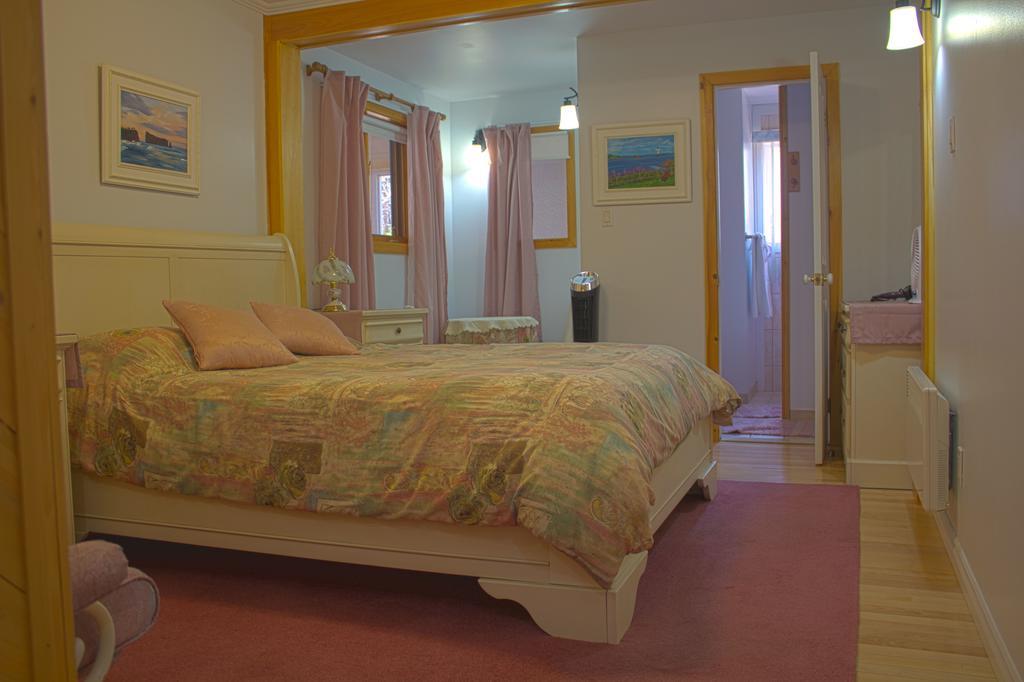 Gite A L'Abri Du Vent Bed And Breakfast Percé Exterior foto