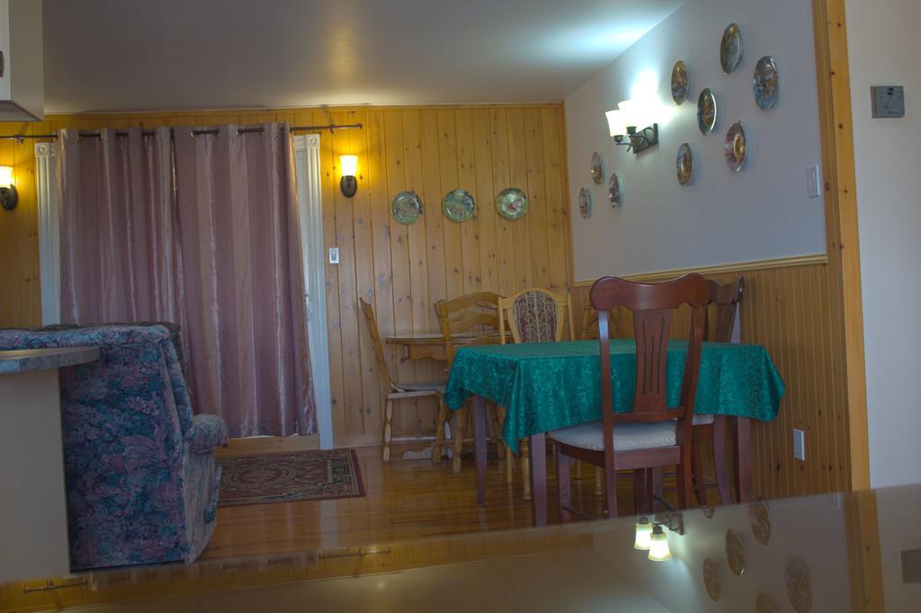 Gite A L'Abri Du Vent Bed And Breakfast Percé Exterior foto