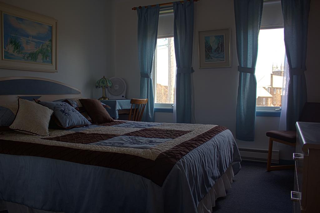 Gite A L'Abri Du Vent Bed And Breakfast Percé Exterior foto