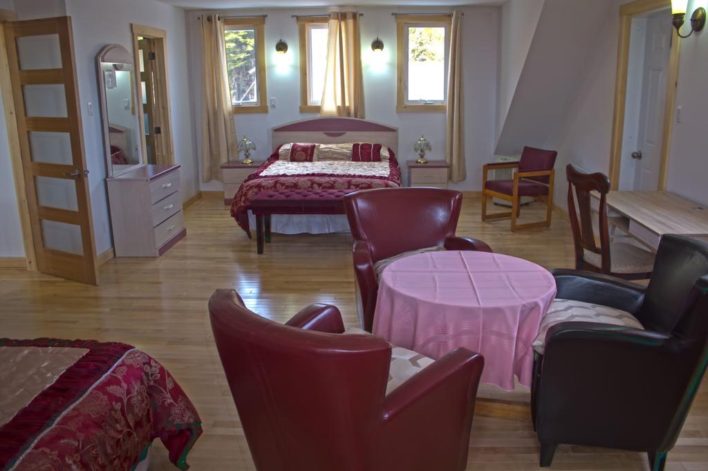 Gite A L'Abri Du Vent Bed And Breakfast Percé Exterior foto